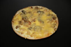 Pizza Anjevine individuelle (crème, poulet rôti, champignon, emmental) - Boulangerie Brin