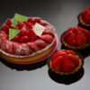 Tarte aux fraises ( fond de pâte sucrée, crème mousseline et fraises) en saison - Boulangerie Brin