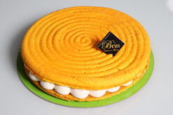 Macaron vanille/ fruits exotique ( macaron, ganache montée vanille et compotée de fruits exotique)(sans gluten)