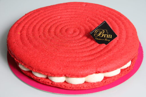 macaron, ganache montée vanille et confis de framboises)(sans gluten)